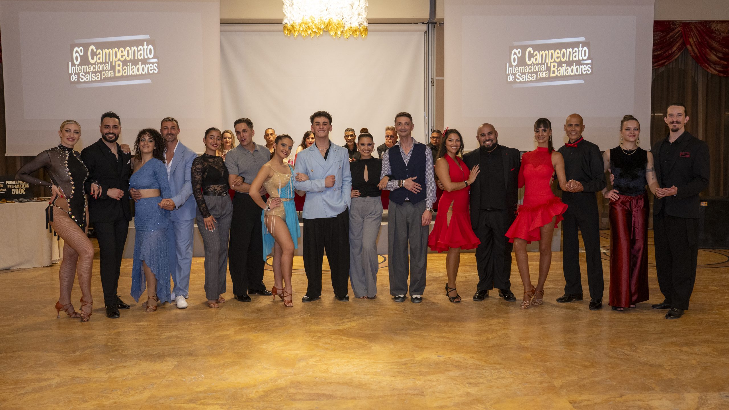 Competidores bailando en el Campeonato Internacional de Salsa para Bailadores